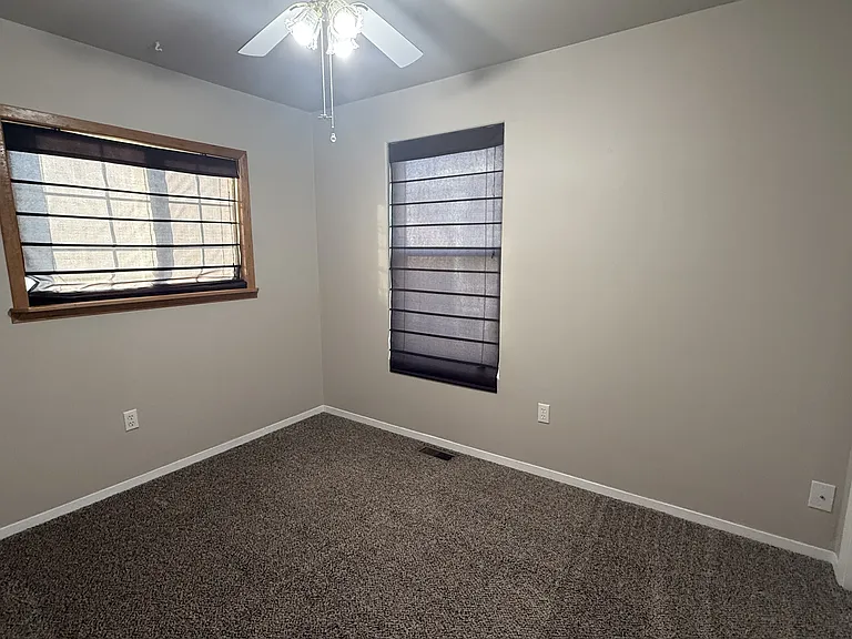 3390 Canyon Dr #D11 — Photo 9
