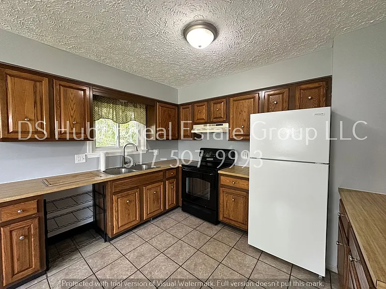 328 N Church St — Photo 4