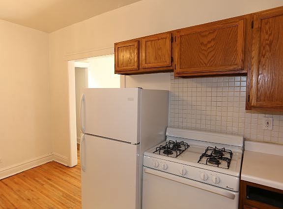 4th image of 3829.5 N Fremont St #1E