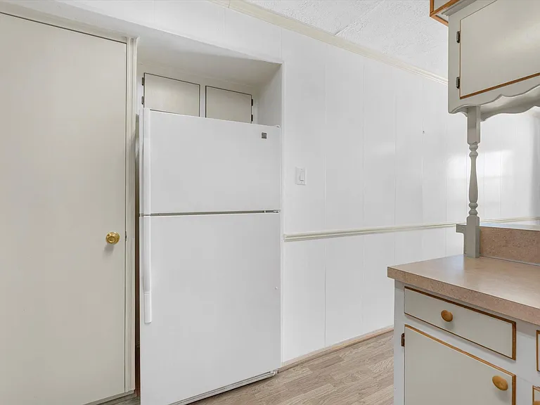 3311 Westbrook Cir — Photo 11