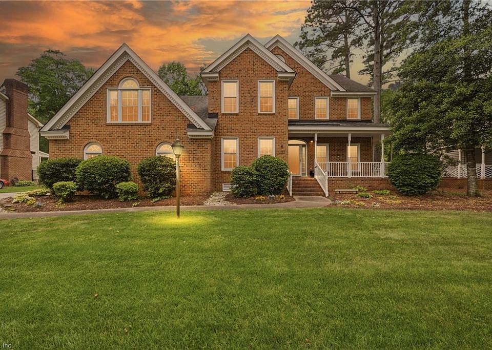 1st image of 933 Forest Lakes Cir