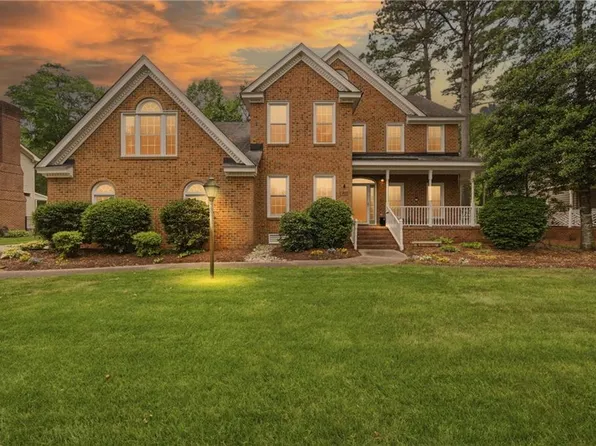 933 Forest Lakes Cir, Chesapeake, VA 23322