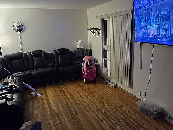 4th image of 602 W 5th Ave