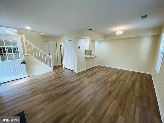 4th image of 6088 Netherton St