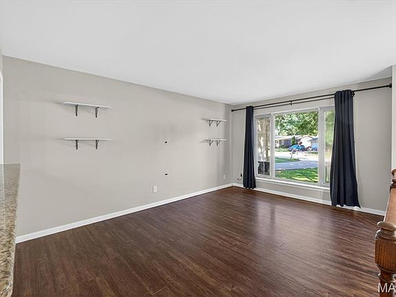 5th image of 154 Parkside Acres Dr