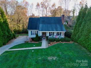 1002 4th St NE, Conover, NC 28613