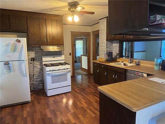 4th image of 125 Caroline St