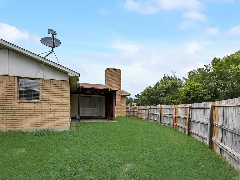 10547 Black Walnut Dr — Photo 17