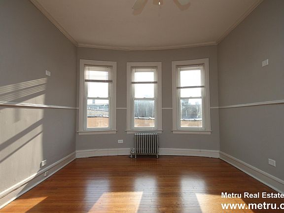 2nd image of 1301 W Argyle St APT 306