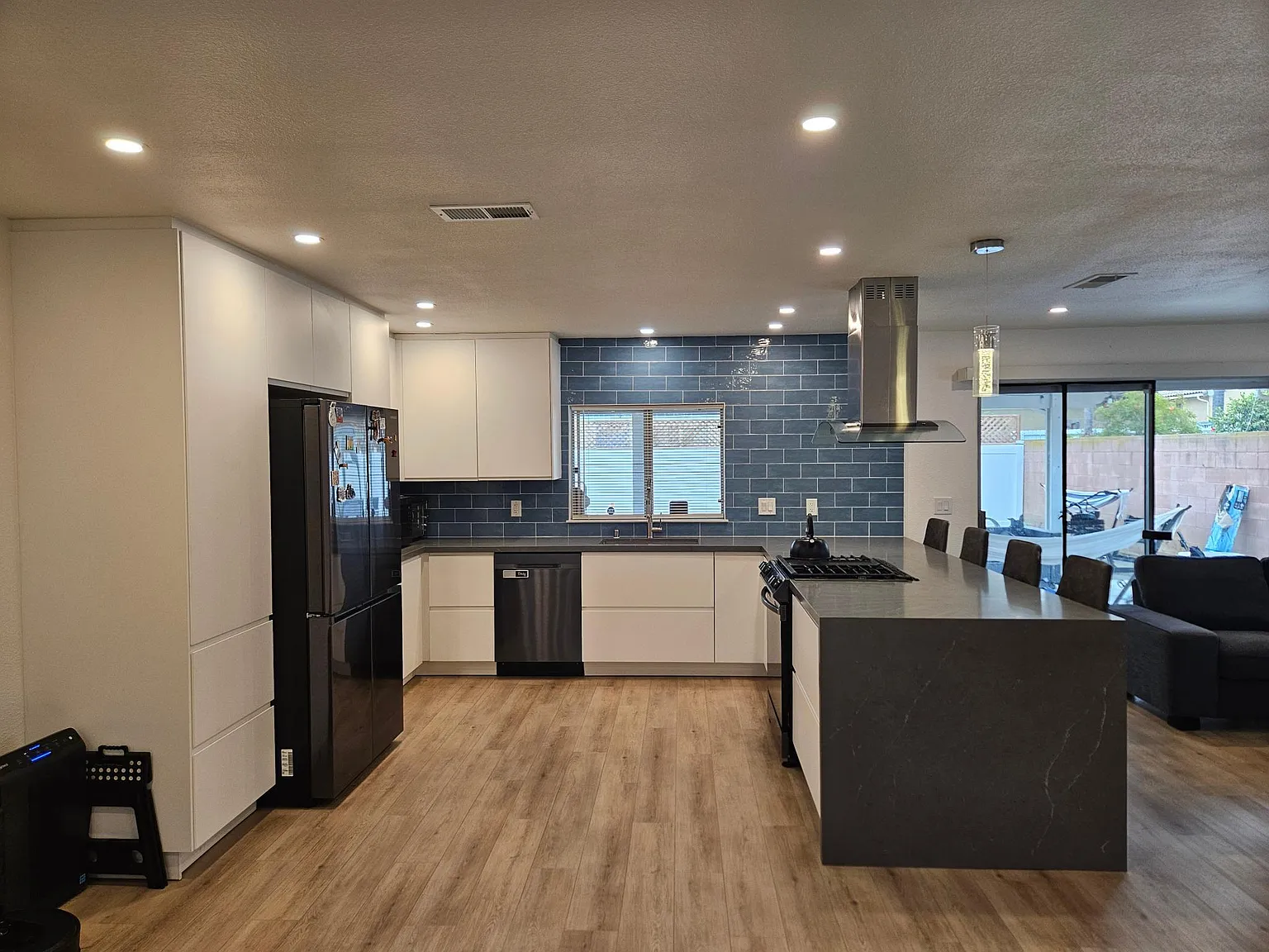 2 bed, 1250 sqft, $3,800 — Photo 1