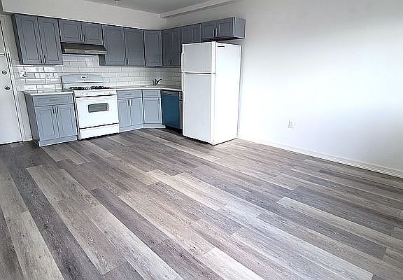 2nd image of 27-35 21st St #4NN