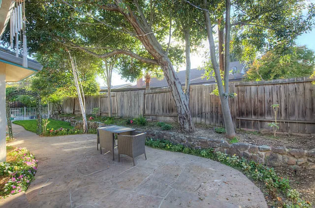 722 Bantry Ct — Photo 25