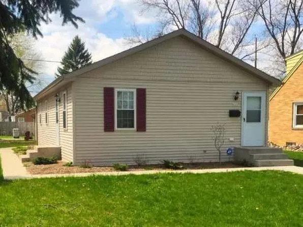 5237 N 26th St, Glendale, WI 53209