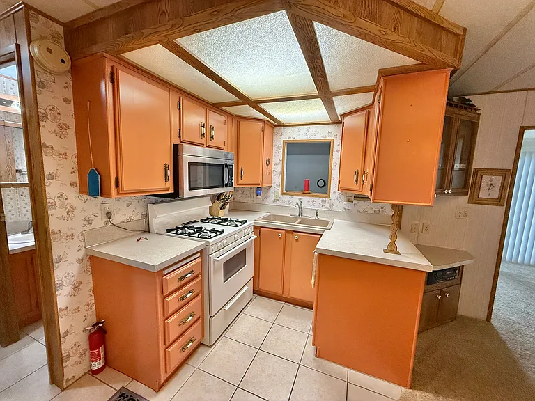 13478 E 47th Ln #A — Photo 9