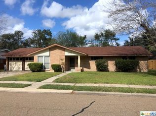 2306 College Dr, Victoria, TX 77901