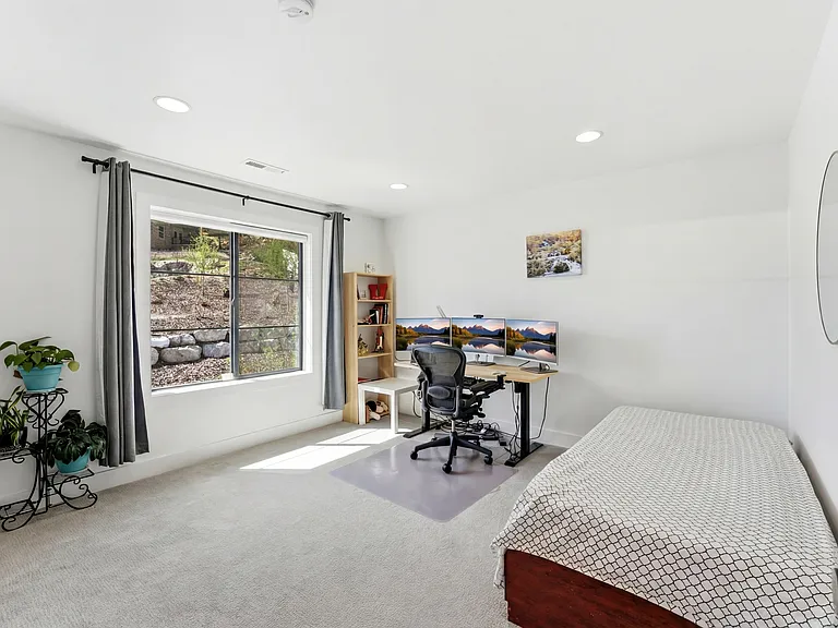 11716 S Meeks Ct — Photo 15