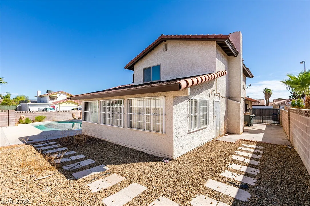 4 bed, 3.0 bath, 2480 sqft, $2,500 — Photo 4
