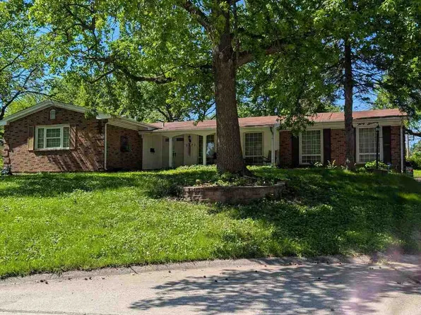 3070 Harness Dr, Florissant, MO 63033