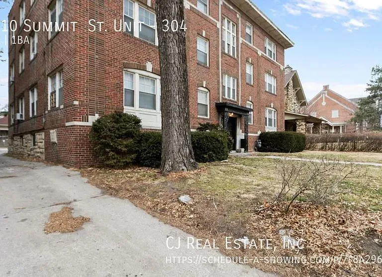 3710 Summit St #304 — Photo 1