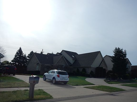 3rd image of 48492 Isola Dr