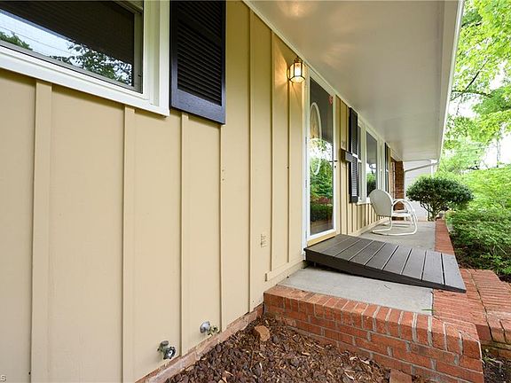 4th image of 2041 Independence Rd
