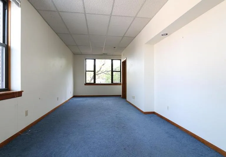 1424 W Flournoy St #3 — Photo 2