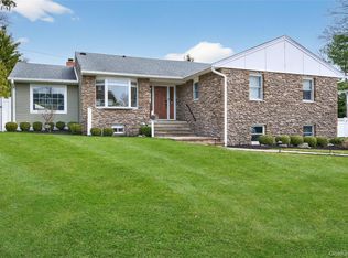 21 Roosevelt Drive, East Norwich, NY