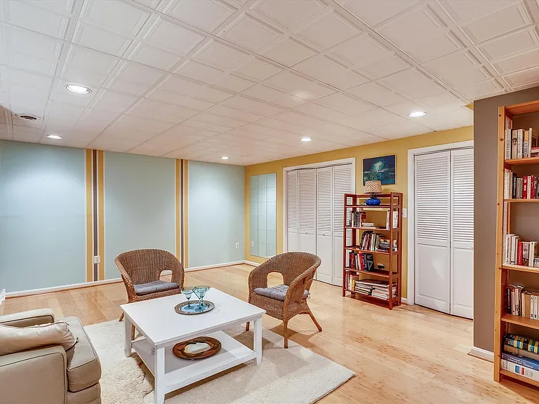 1755 Glastonberry Rd — Photo 34