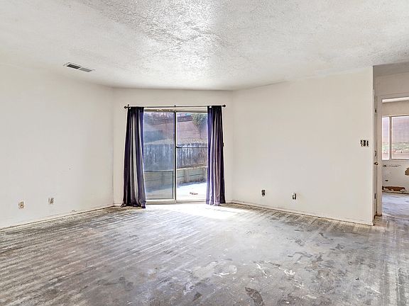 3rd image of 1613 Patti Pl NE