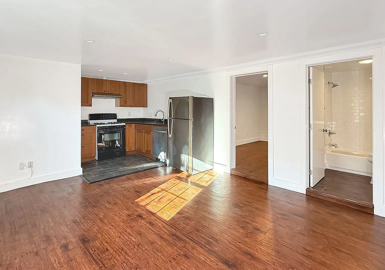 Lovely 1-bedroom in the Heart of South Berkeley — Photo 3