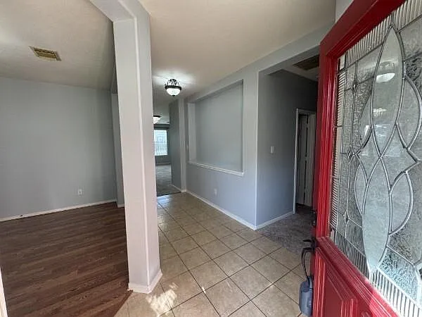 3 bed, 2.0 bath, 2065 sqft, $2,350 — Photo 3