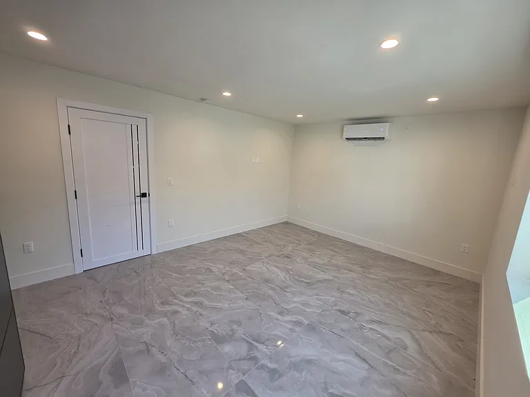 525 Stanford Rd — Photo 15