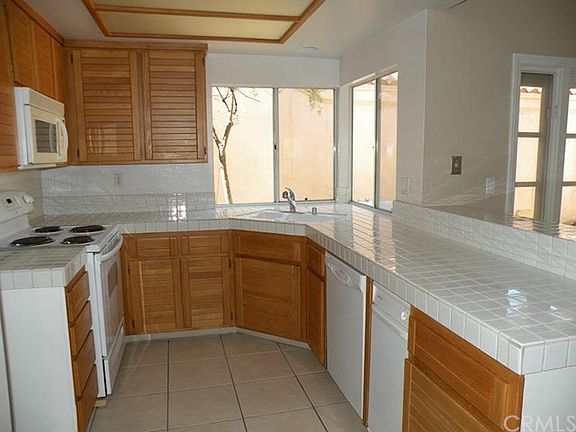 2nd image of 76 Shearwater Pl