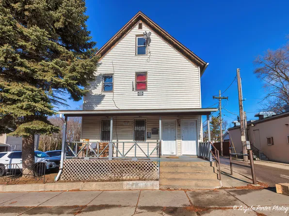 716 NE 10th St, Waukegan, IL 60085