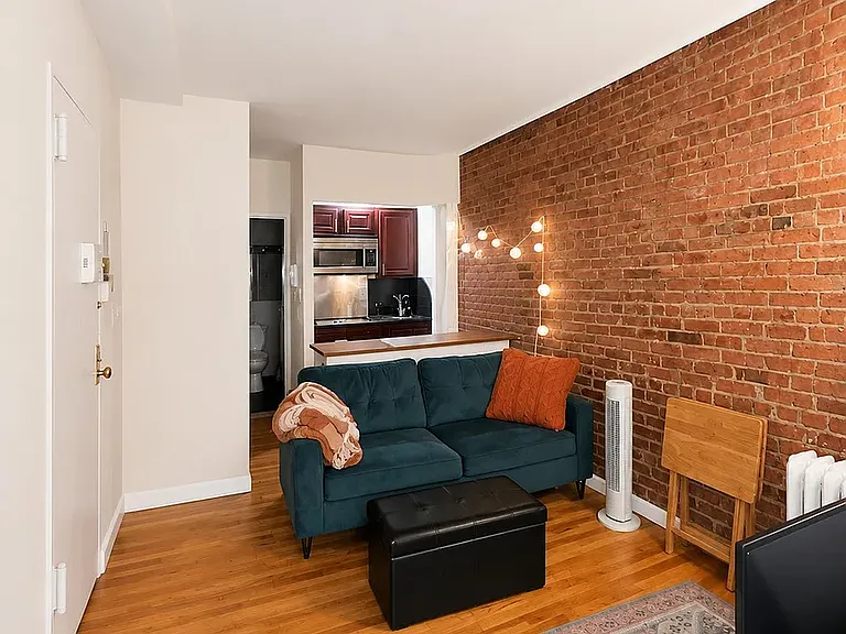 316 W 81st St #1 — Photo 3