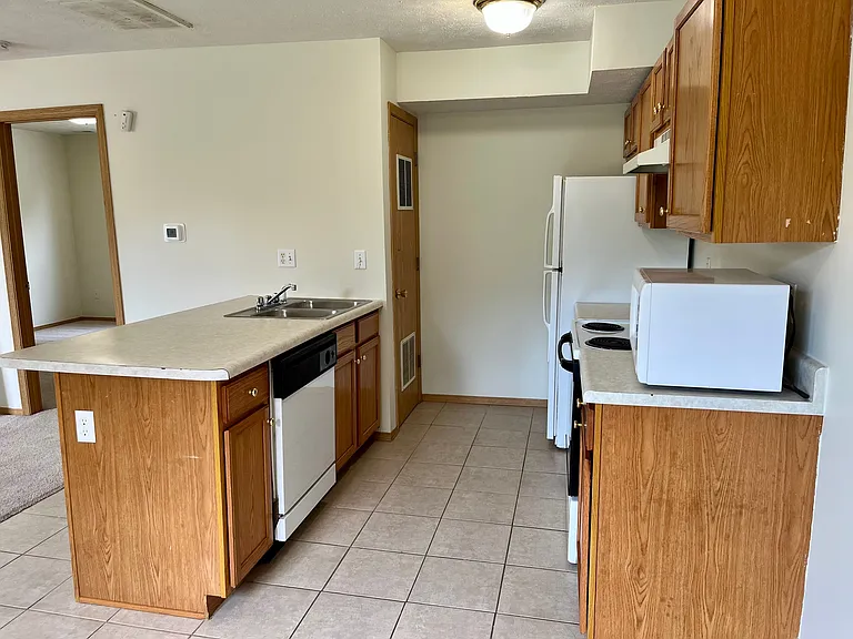 708 Arcadia Dr #3 — Photo 3
