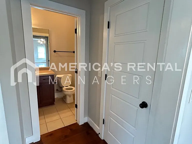 300 Oakwell Cir — Photo 17