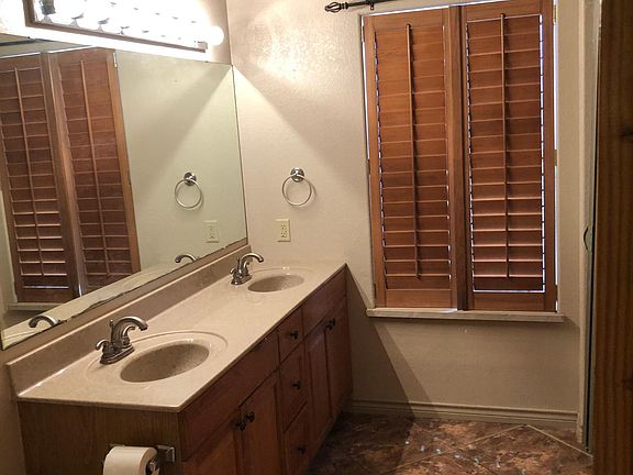 4th image of 258 Sanford Ln