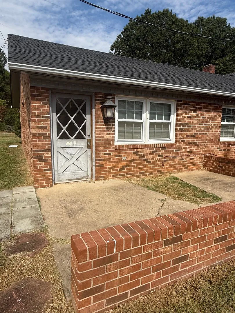 34 Magnolia — Photo 1