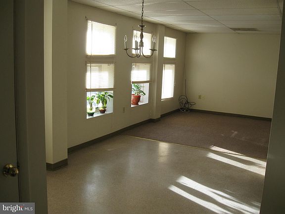 5th image of 101 W South St APT 4B
