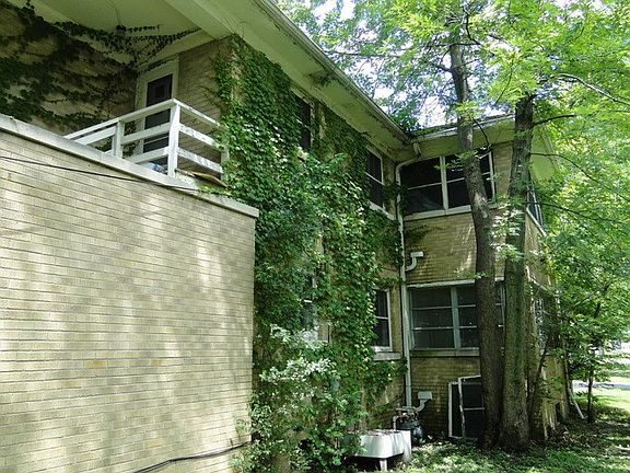 5th image of 671 S Greenwood Ave