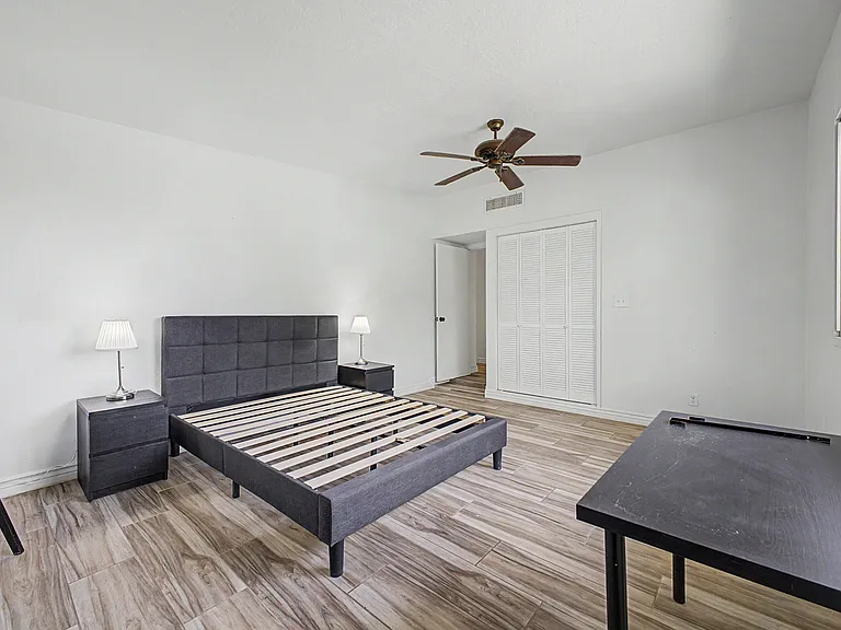 3650 E Poinsettia Dr — Photo 28