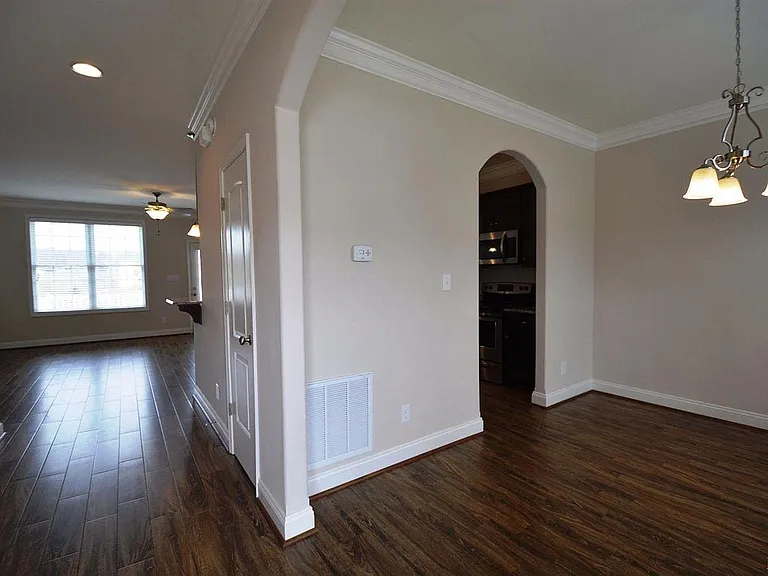 174 Rowse Dr — Photo 2