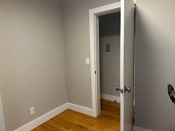 3rd image of 124 E 103rd St APT 12