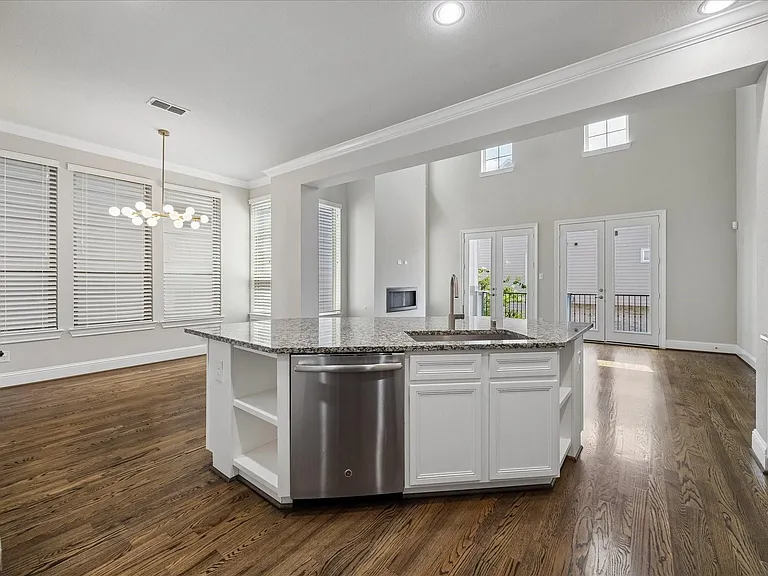 1704 Oak Leaf Pass Dr — Photo 16