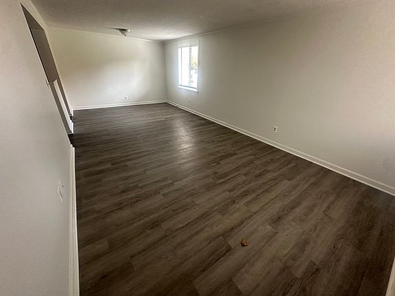 2nd image of 110 Watermans Ct
