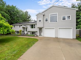 109 Georgia Rd, Tewksbury, MA 01876