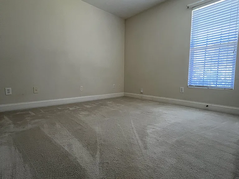 Guest Room 2 (upstairs)