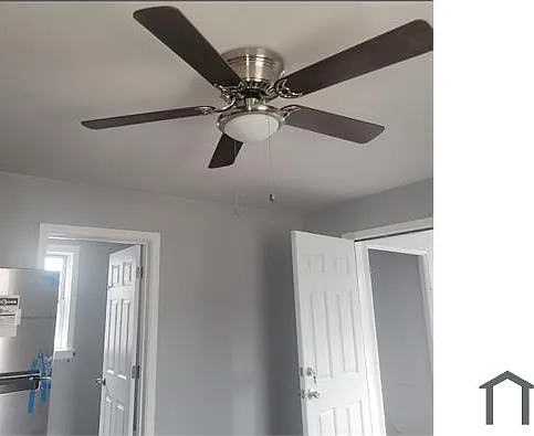 9721 S Avenue L #3 — Photo 6