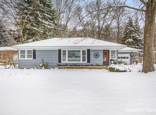 1102 W Giles Rd, Muskegon, MI 49445